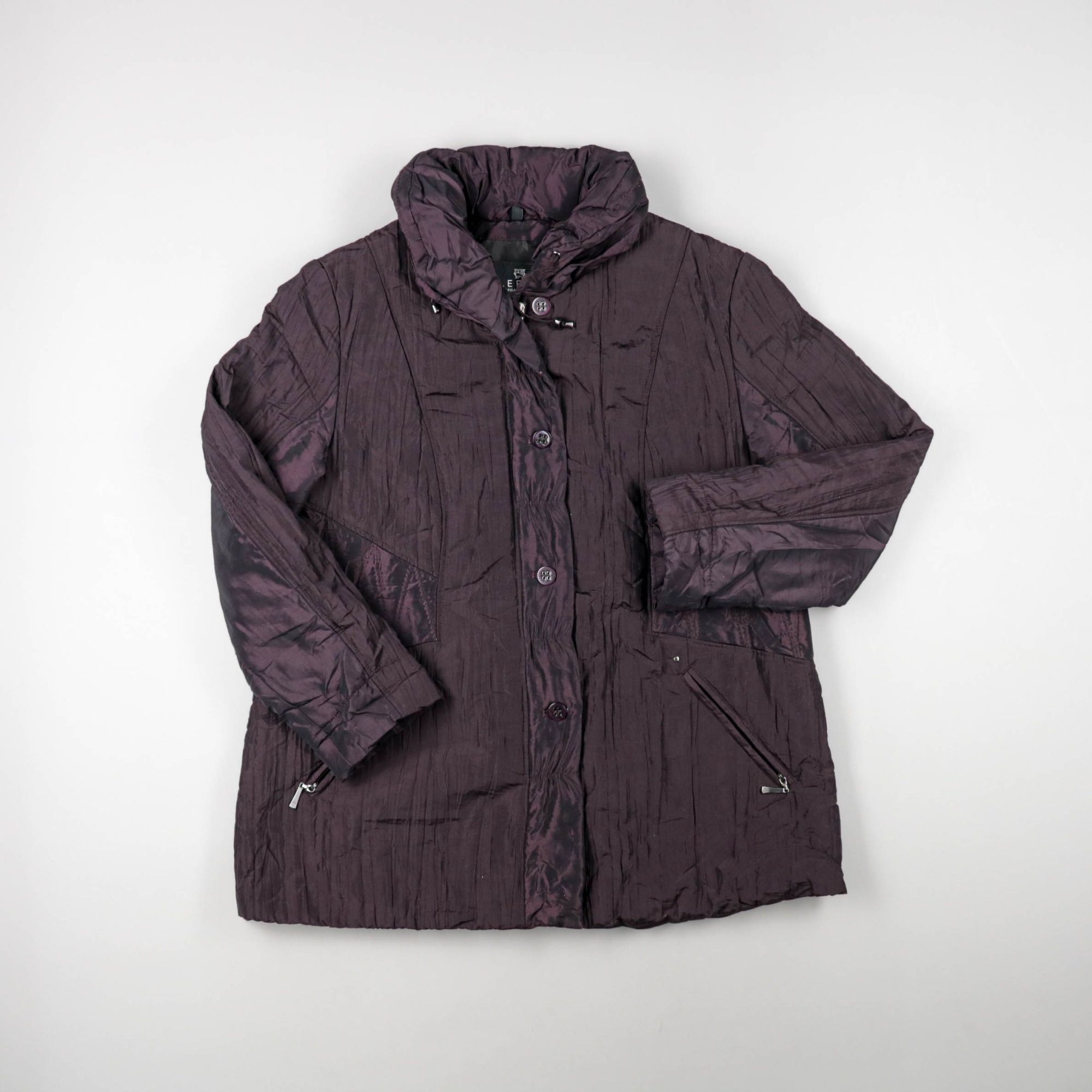 куртка не указано